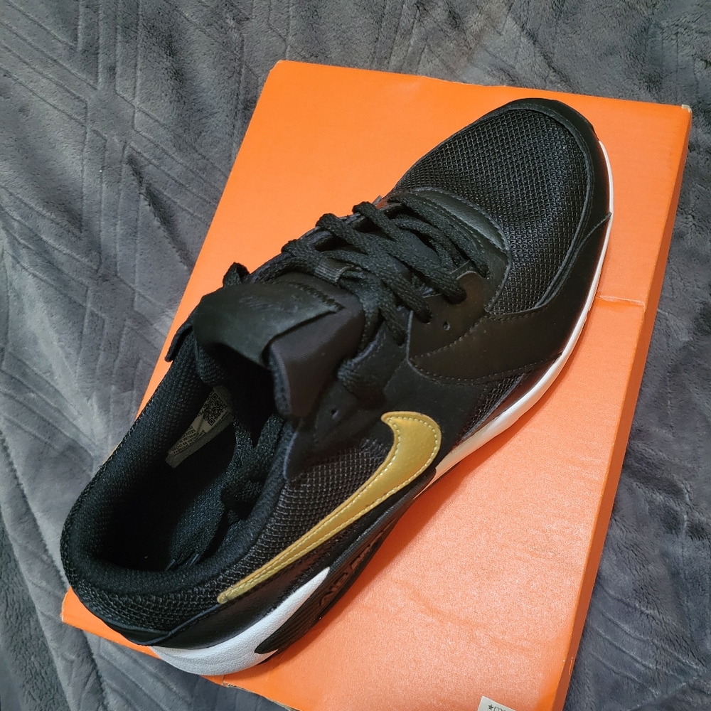 Youth Black/Gold Nike Air Max - Picture 4 of 4